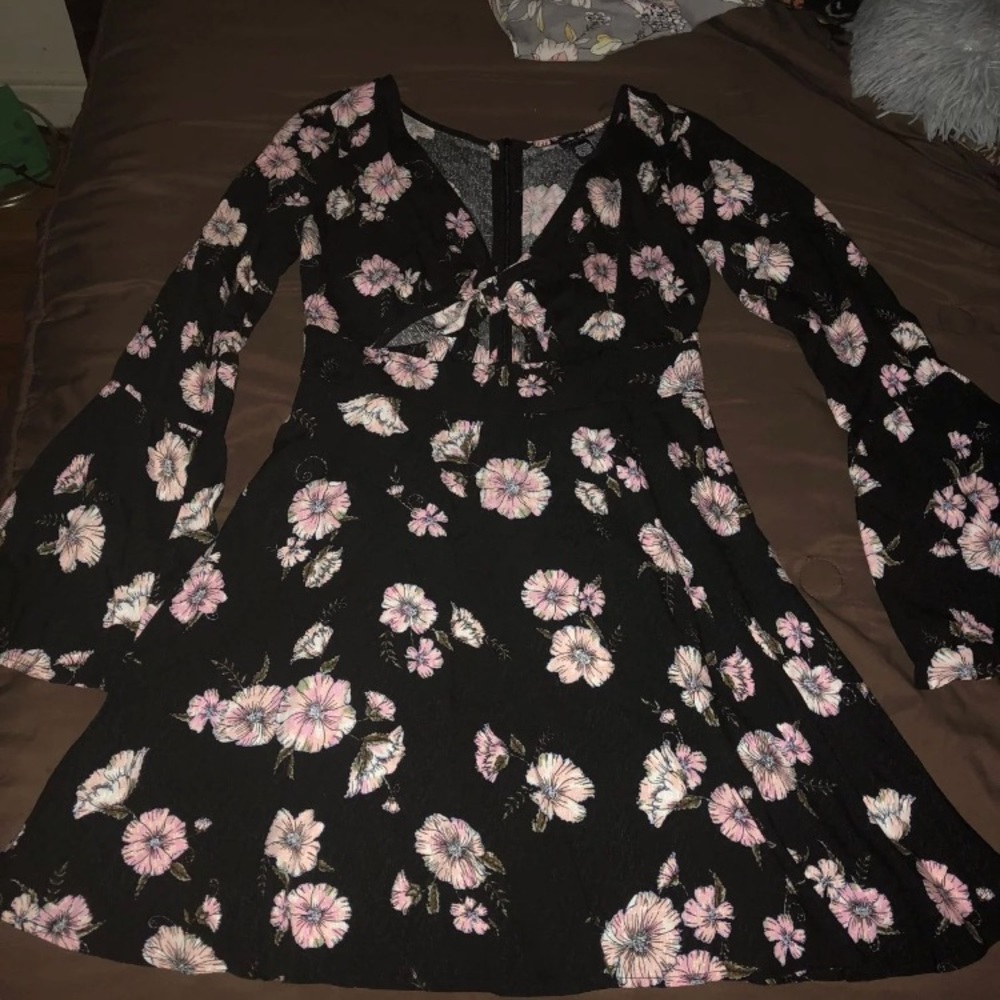 Floral dress Rue21 NWOT medium